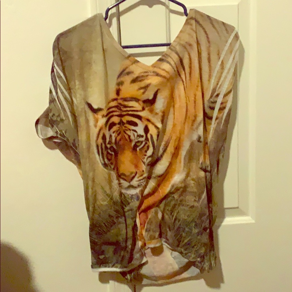 V-neck tiger shirt